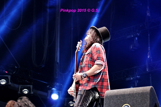 Slash Ft Myles Kennedy  (65).JPG